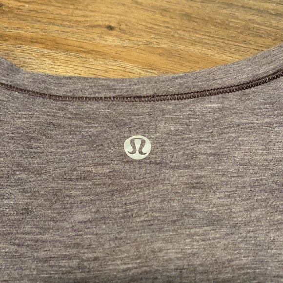 Lululemon twisted front crop tee - Picture 3 of 3